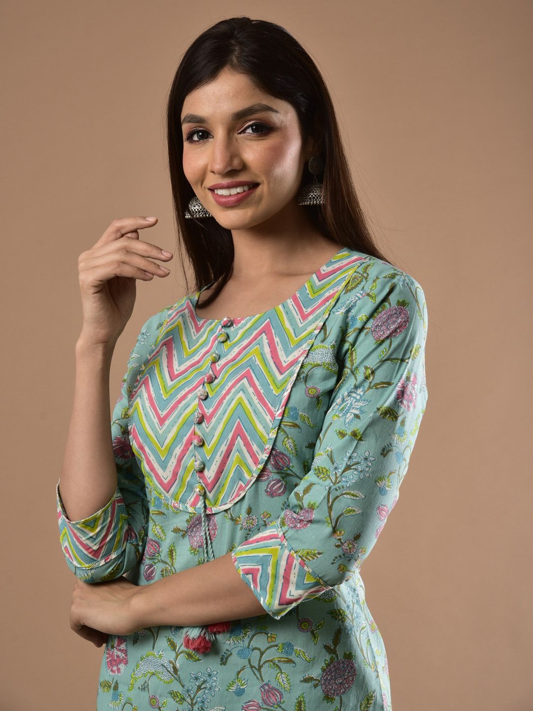 Swasti Women Green Floral Printed Keyhole Neck Thread Work Floral Kurta - Distacart