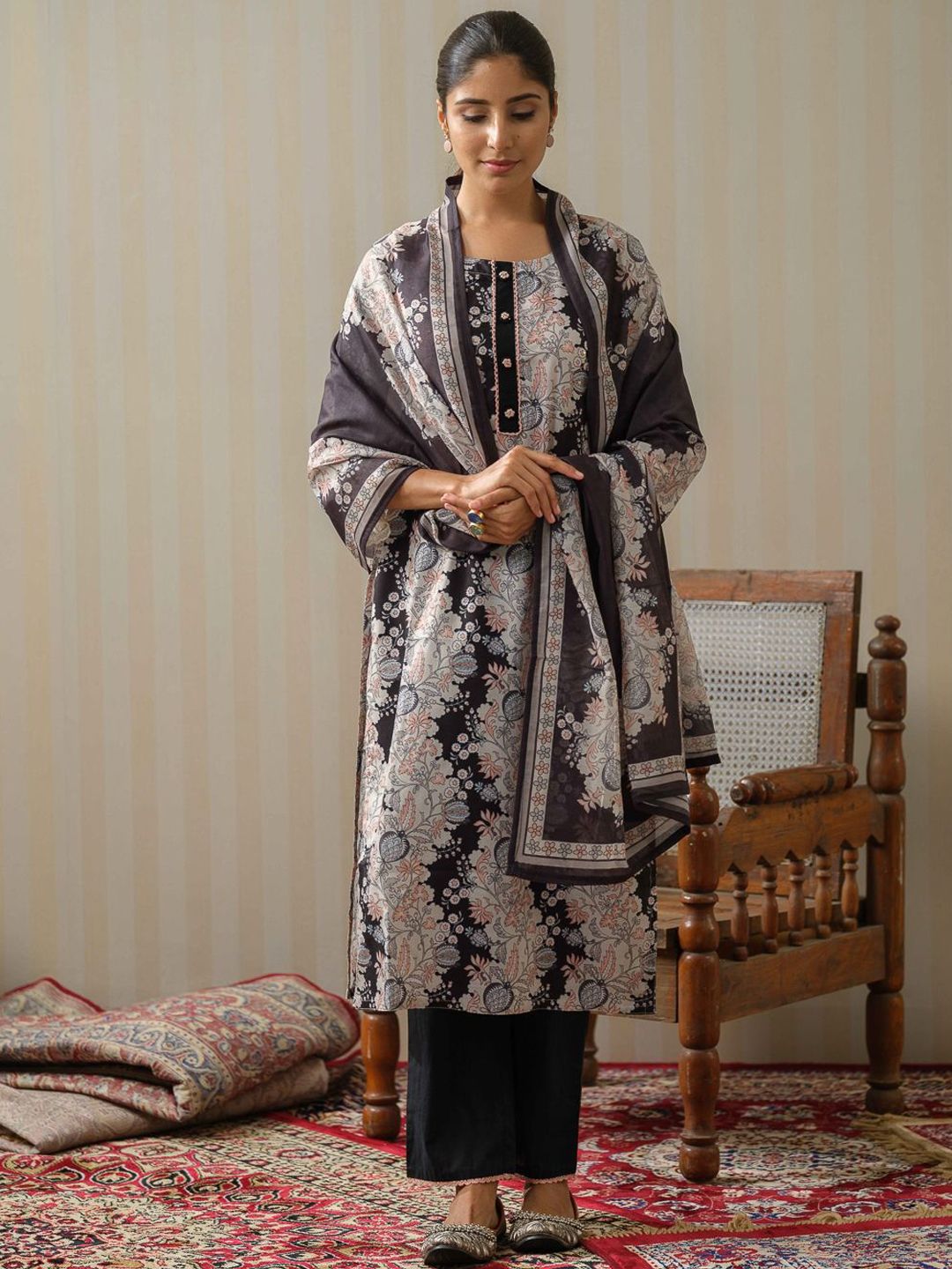 Ode by House of Pataudi Floral Printed Lace Inserts Kurta With Palazzos & Dupatta - Distacart