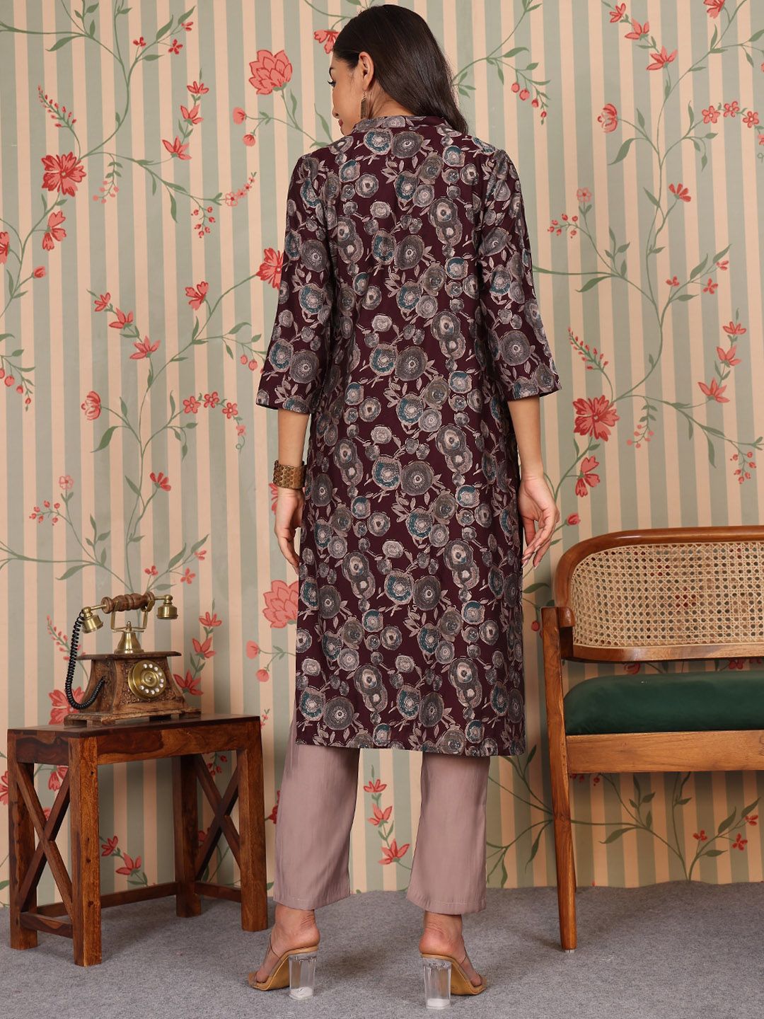 Ode by House of Pataudi Floral Printed Regular Chanderi Silk Kurta With Trouser - Distacart