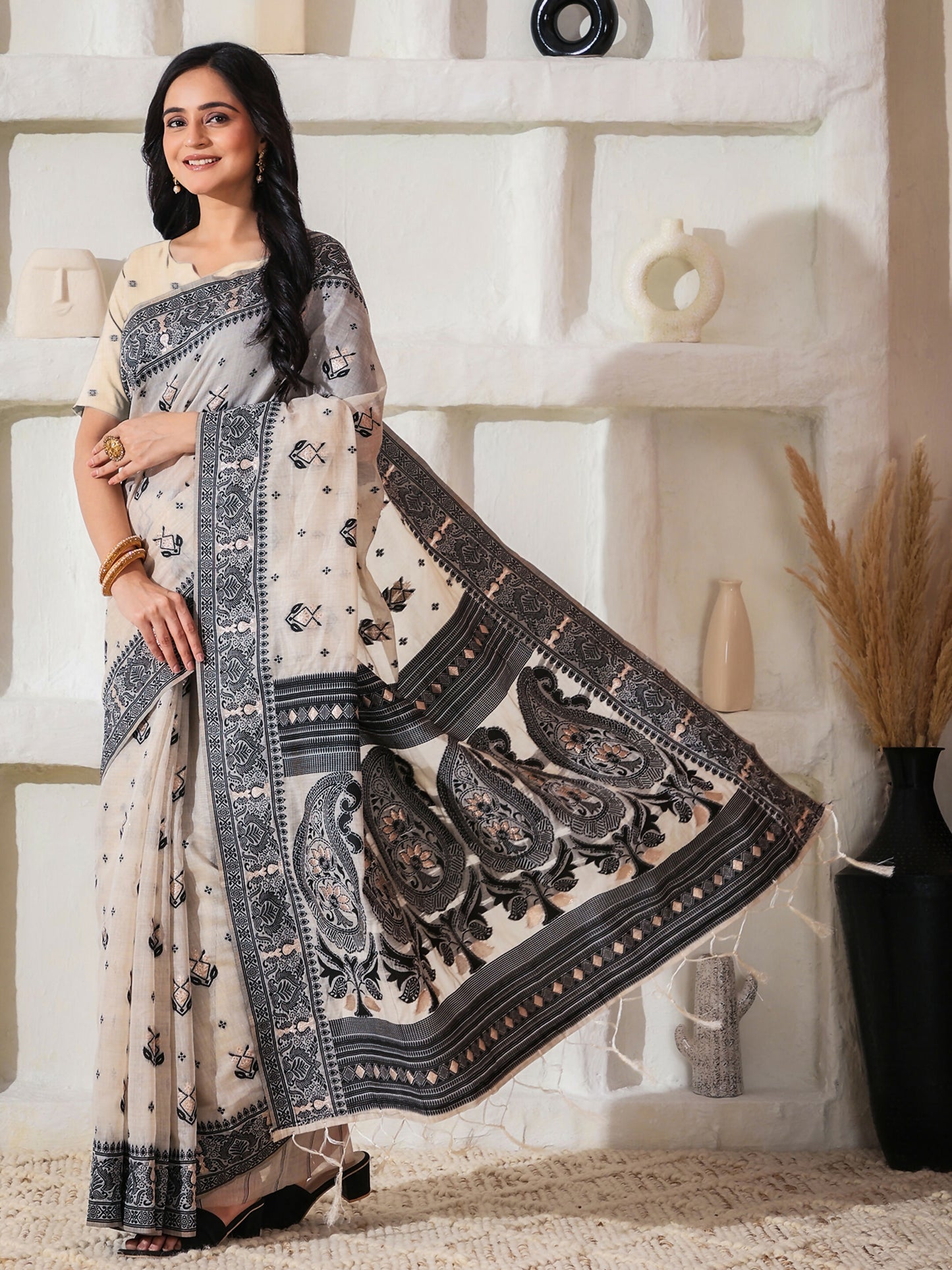 Shree Shyam Fashion Linen Cotton Black & Cream Saree - Distacart