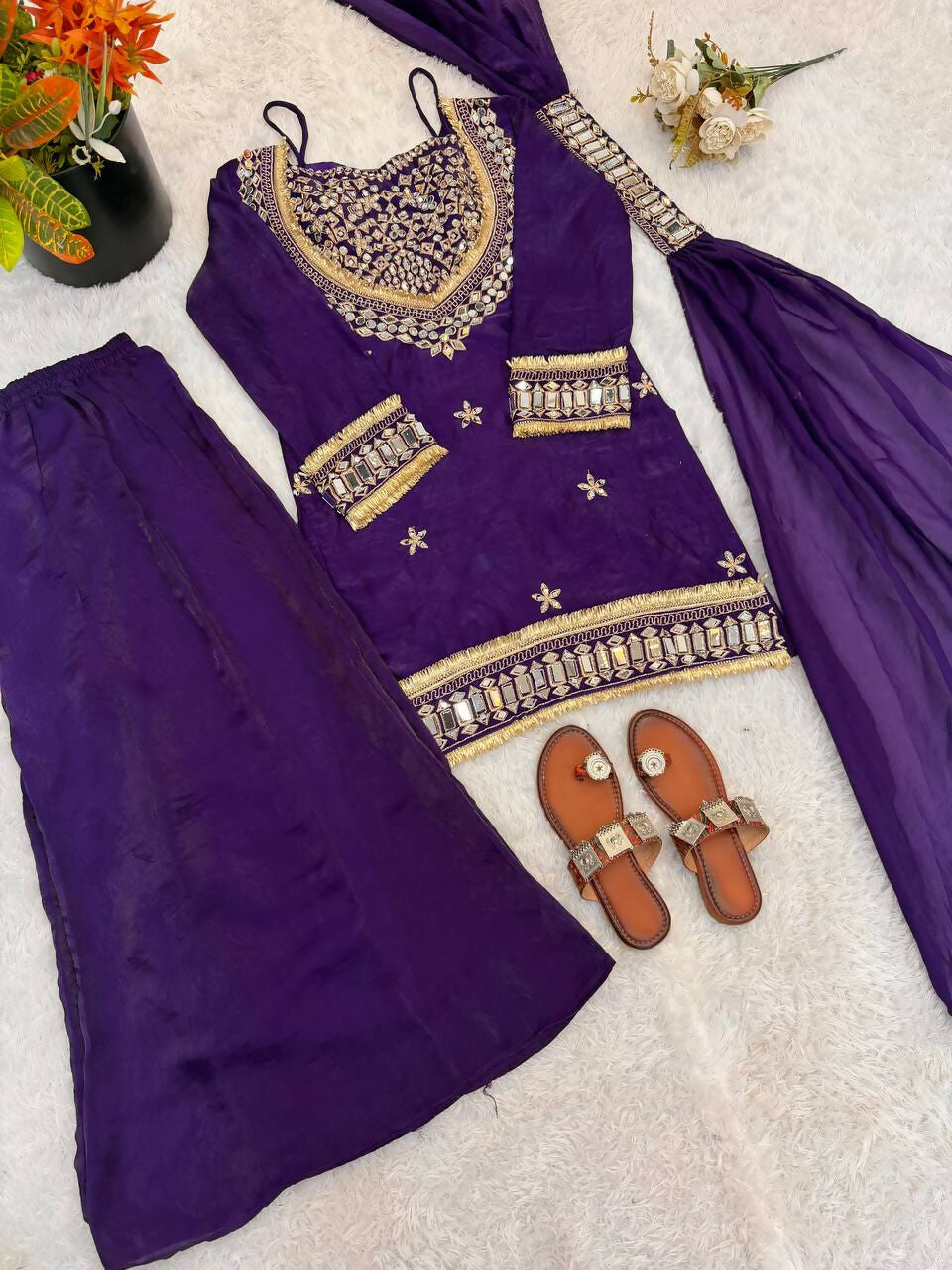 Teeya Creation New Trendy Stylish Real Mirror Work With Lace Border Kurta Set - Dista
