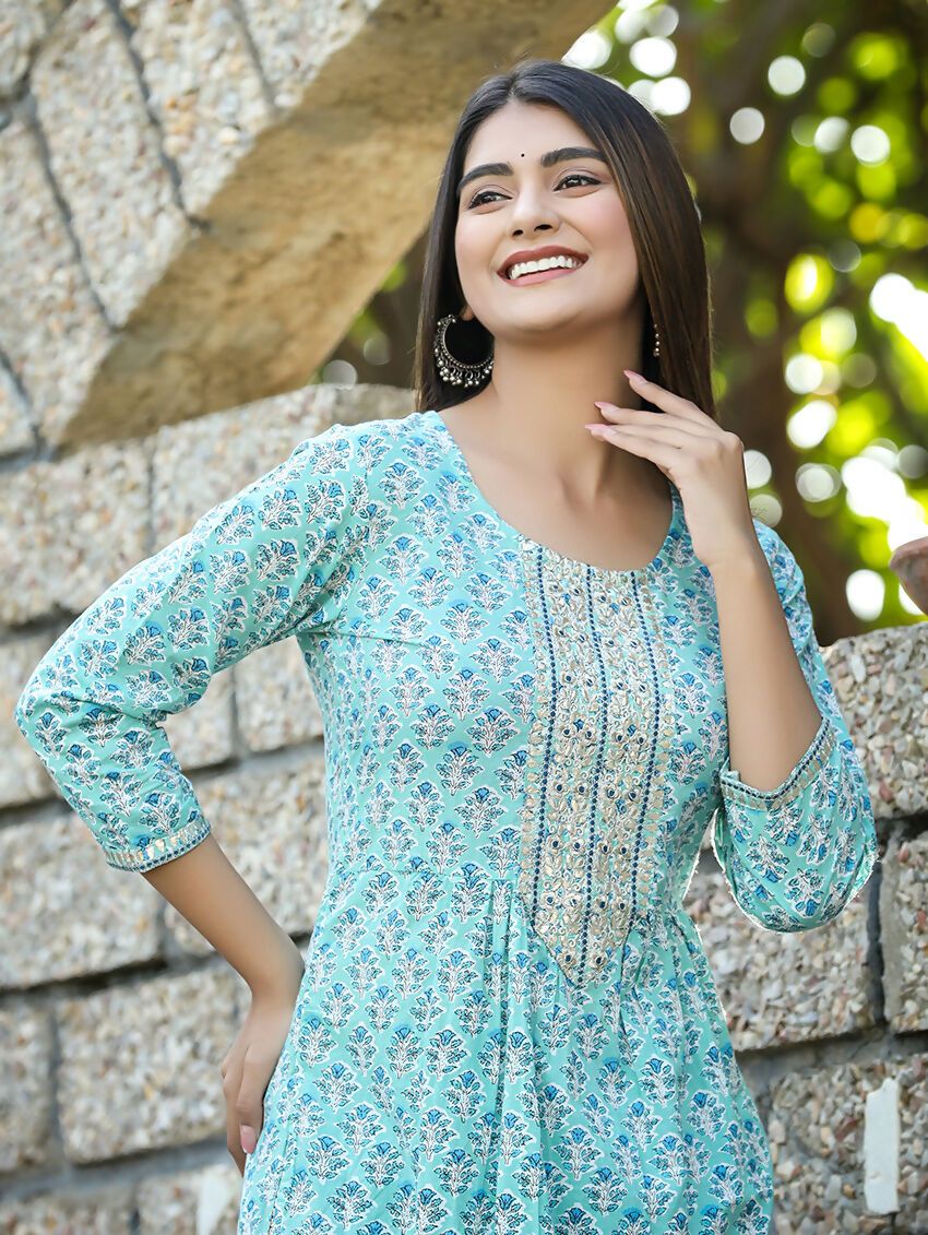 Kaajh Women's Sky Blue Floral Printed Cotton Kurta Pant Set - Distacart