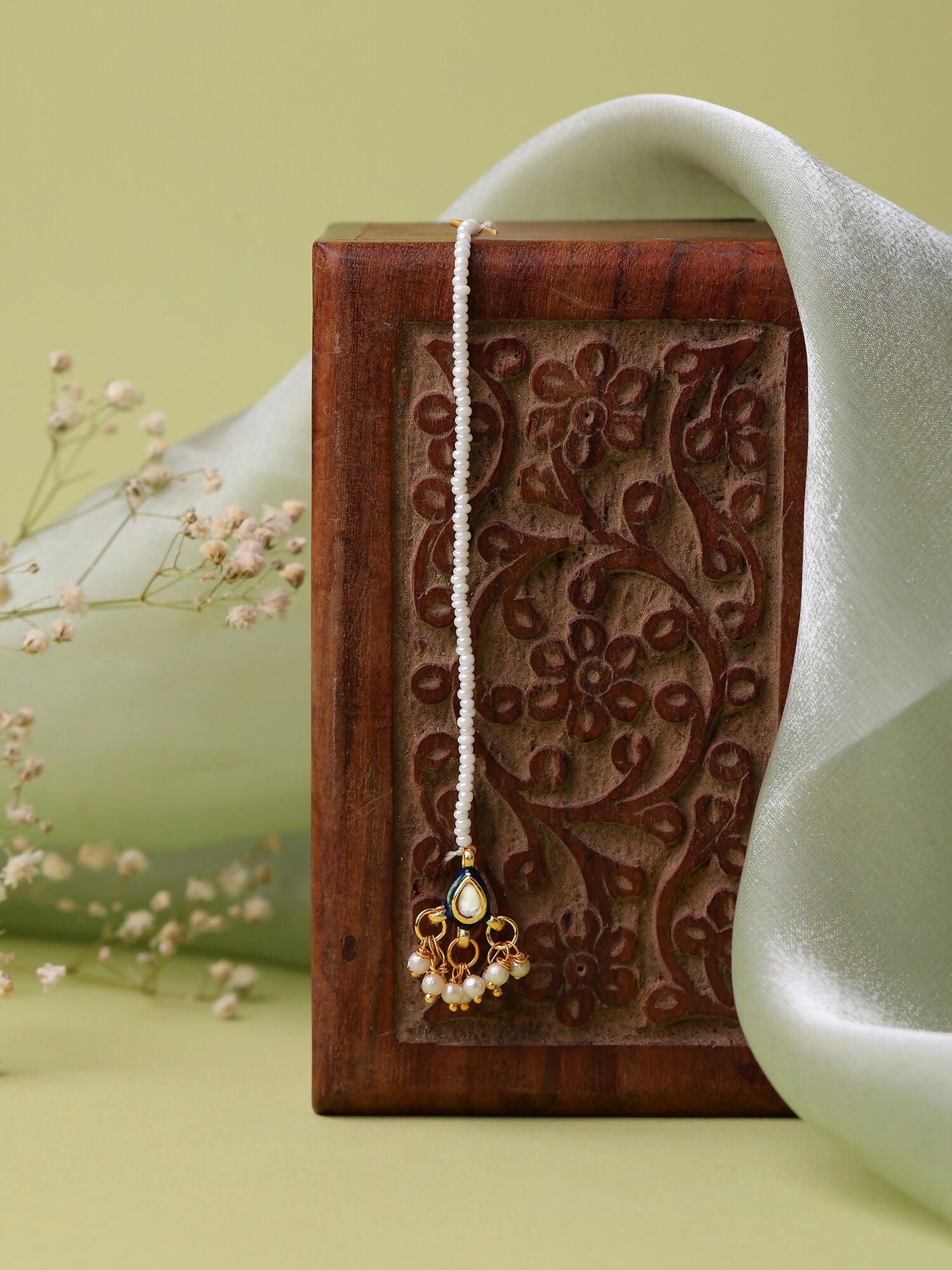 Ruby Raang Gold Polished Gold Kundan Maang Tikka