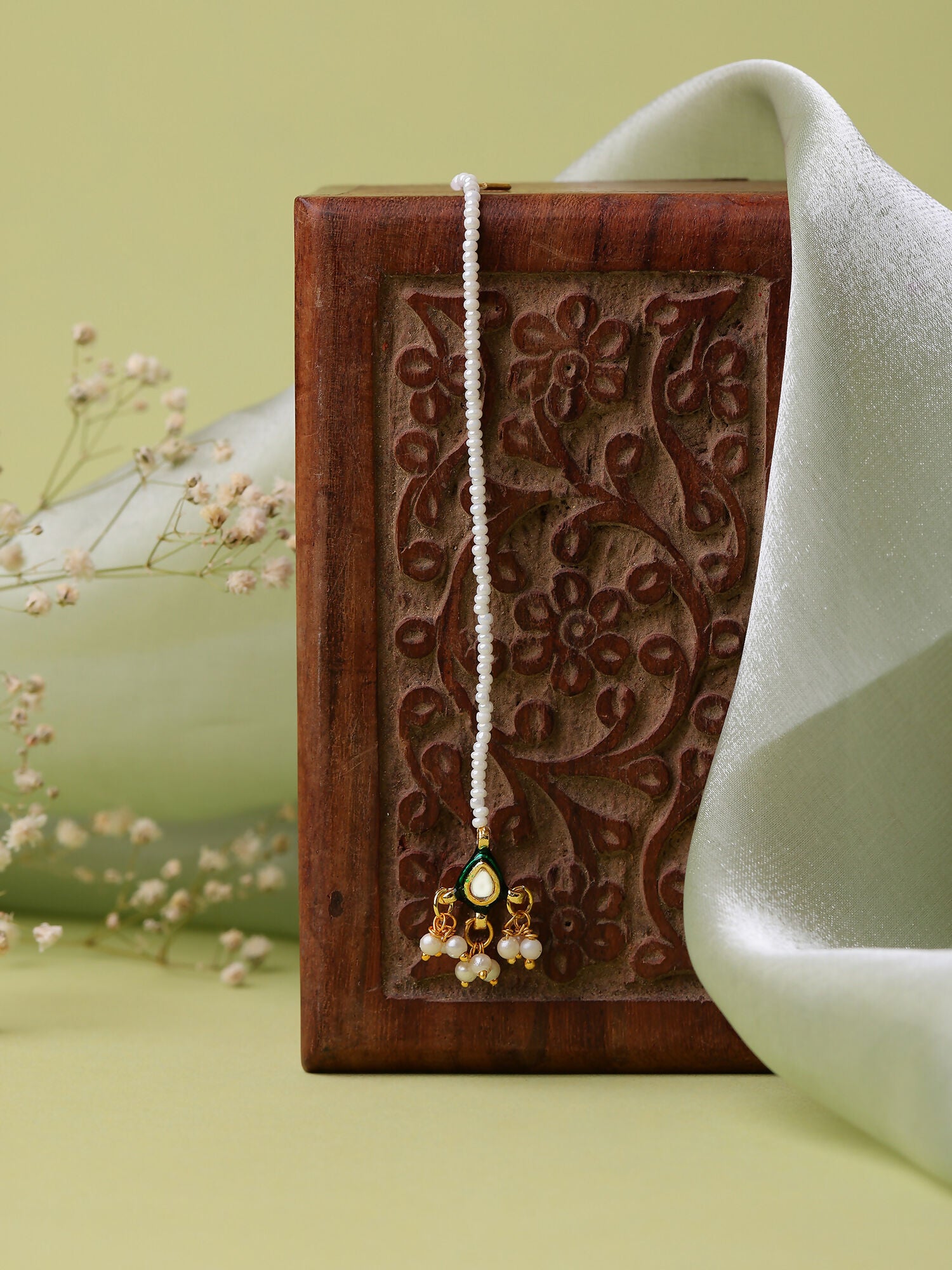 Ruby Raang Gold Kundan Maang Tikka