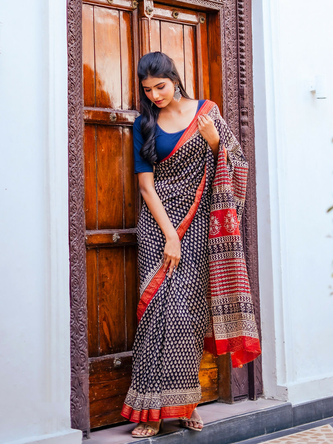 Zibaa Hand-Blocked Pure Maheshwari Silk Navy Blue Saree - Distacart