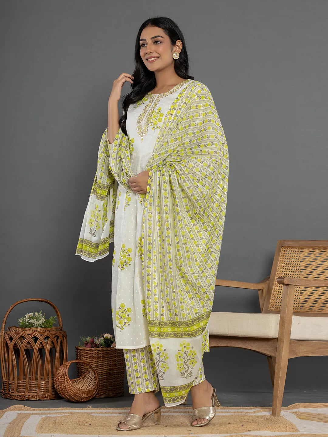 Yufta Green & White Gota_Patti Cotton Anarkali Kurta Dupatta Pant Set - Distacart