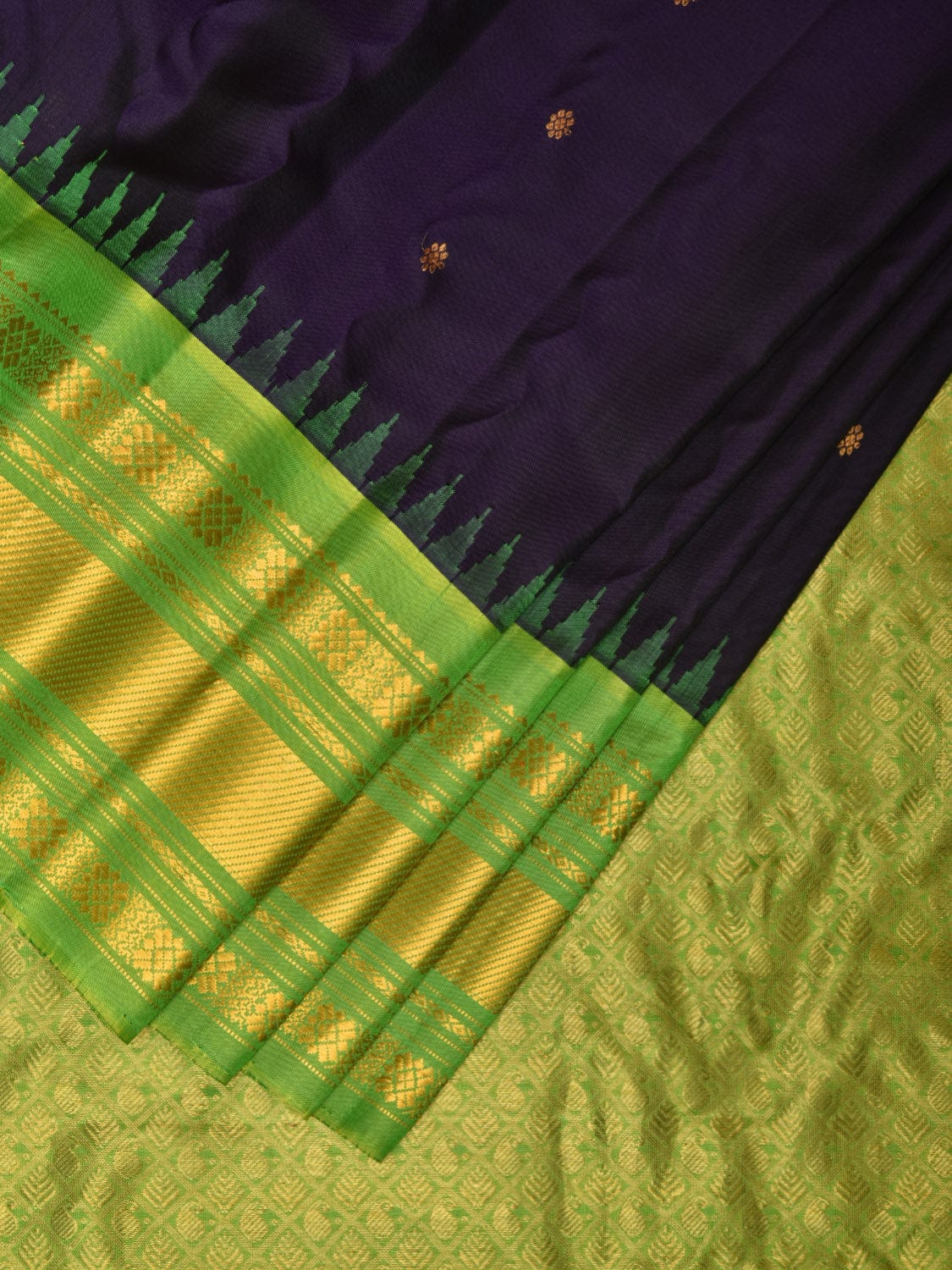 Green and Blue Gadwal Silk Handloom Saree with Mango Pallu Design - Global Threads - Distacart