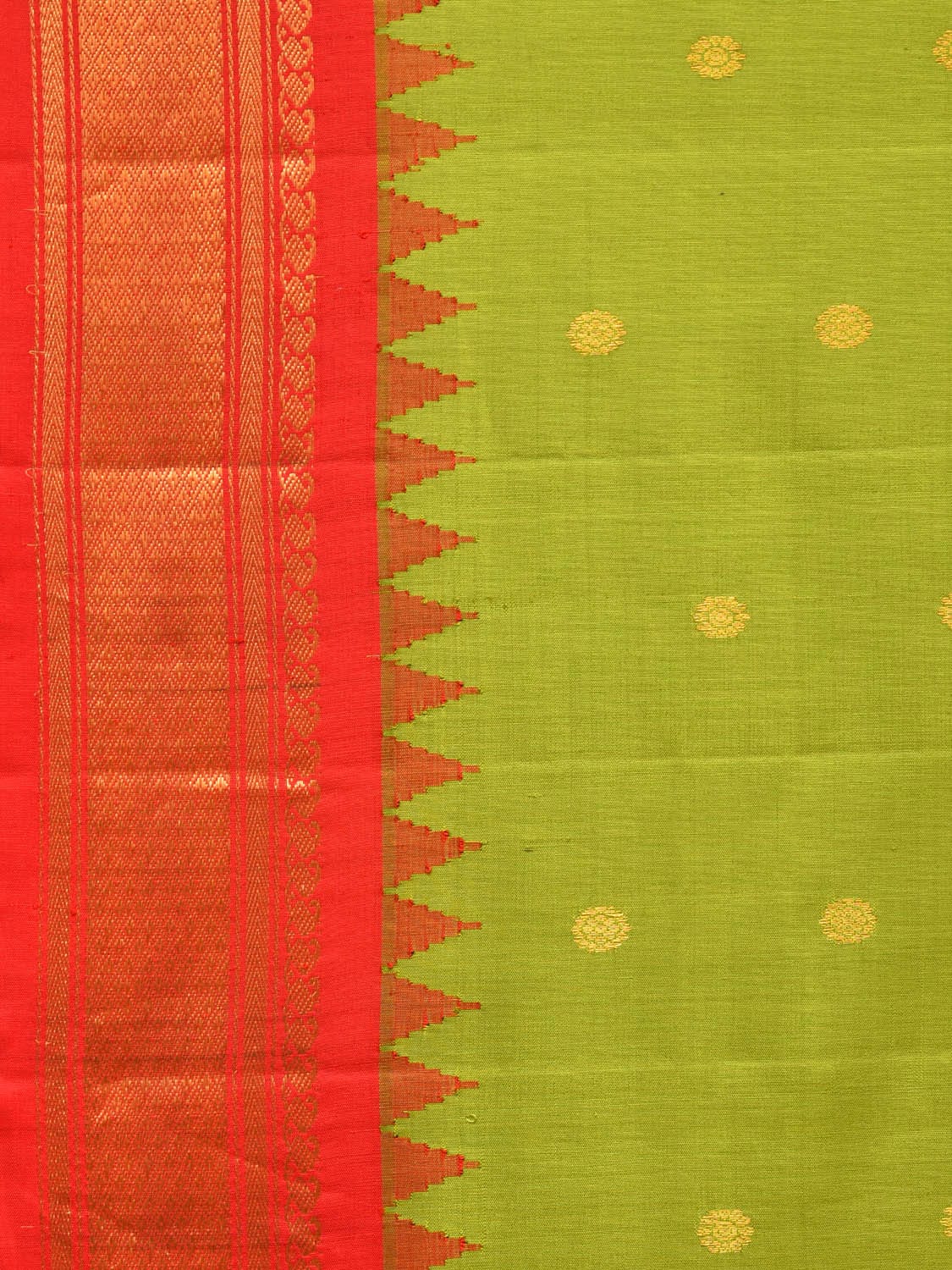 Green and Red Gadwal Silk Handloom Saree with Mango Pallu Design - Global Threads - Distacart
