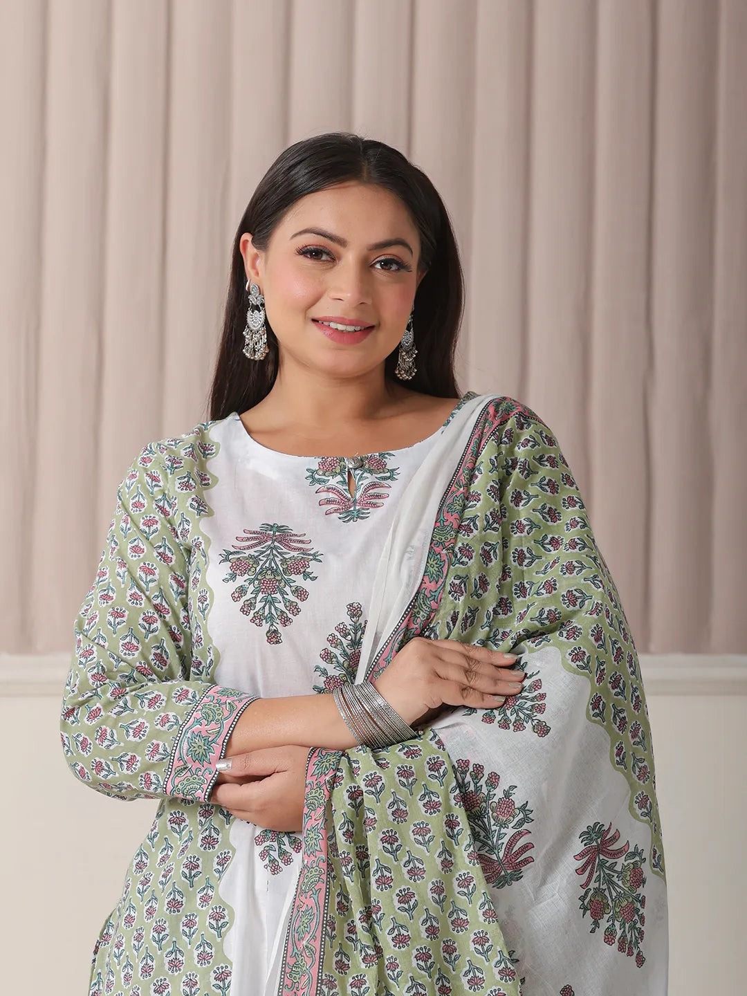 Yufta Green And White Hand Embroidery Cotton Plus Size Kurta Dupatta Set