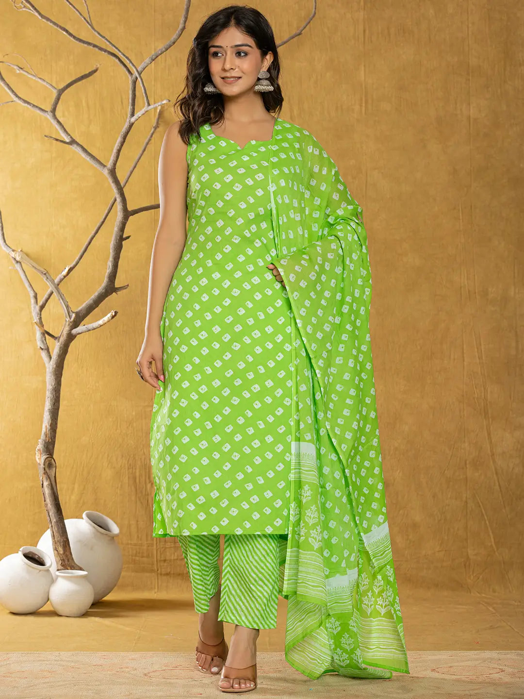 Yufta Green Bandhani Cotton Straight Kurta Trouser & Dupatta Set - Distacart