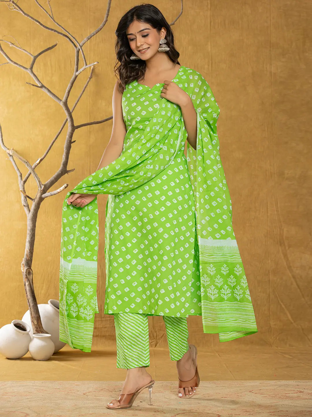 Yufta Green Bandhani Cotton Straight Kurta Trouser & Dupatta Set - Distacart