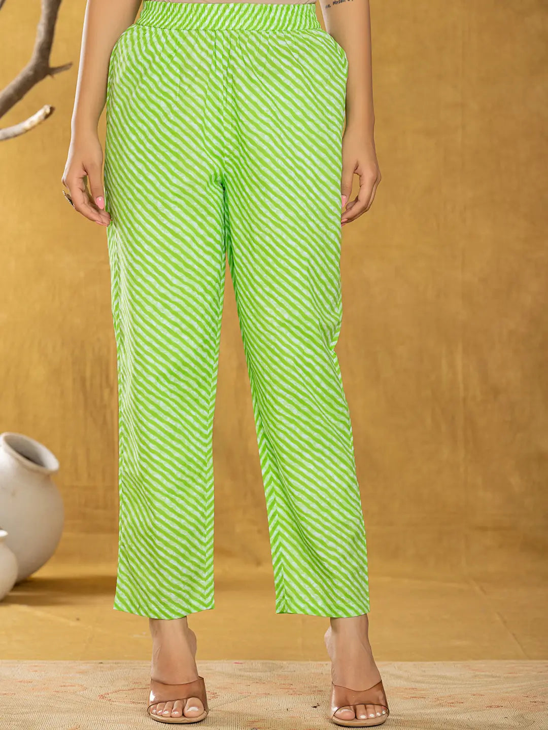 Yufta Green Bandhani Cotton Straight Kurta Trouser & Dupatta Set - Distacart