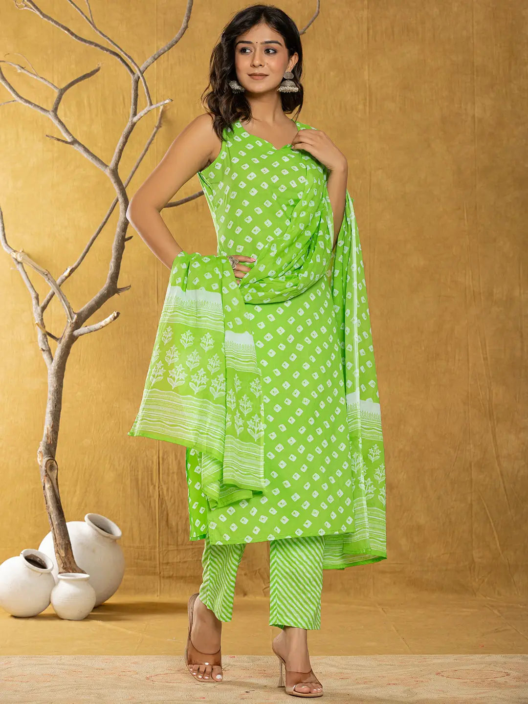 Yufta Green Bandhani Cotton Straight Kurta Trouser & Dupatta Set - Distacart
