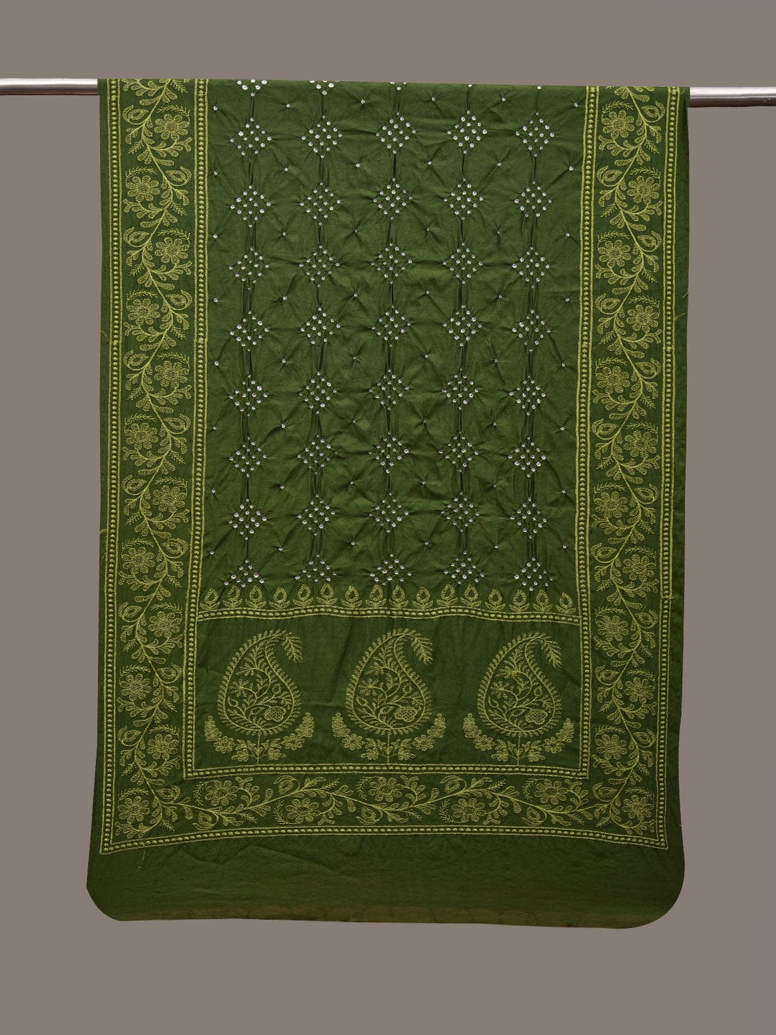 Green Bandhani Silk Handloom Stole with Mango Design - Global Threads - Distacart