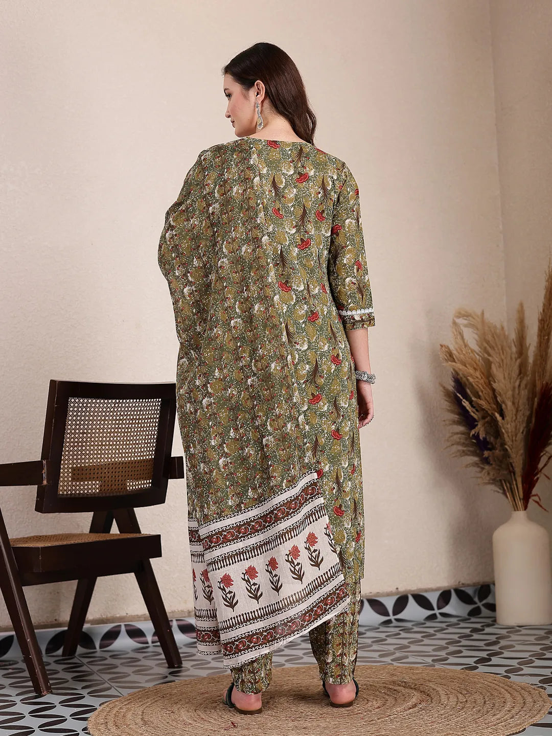 Yufta Green Cotton Lace Work On Yoke Straight Kurta Dupatta Pant Set