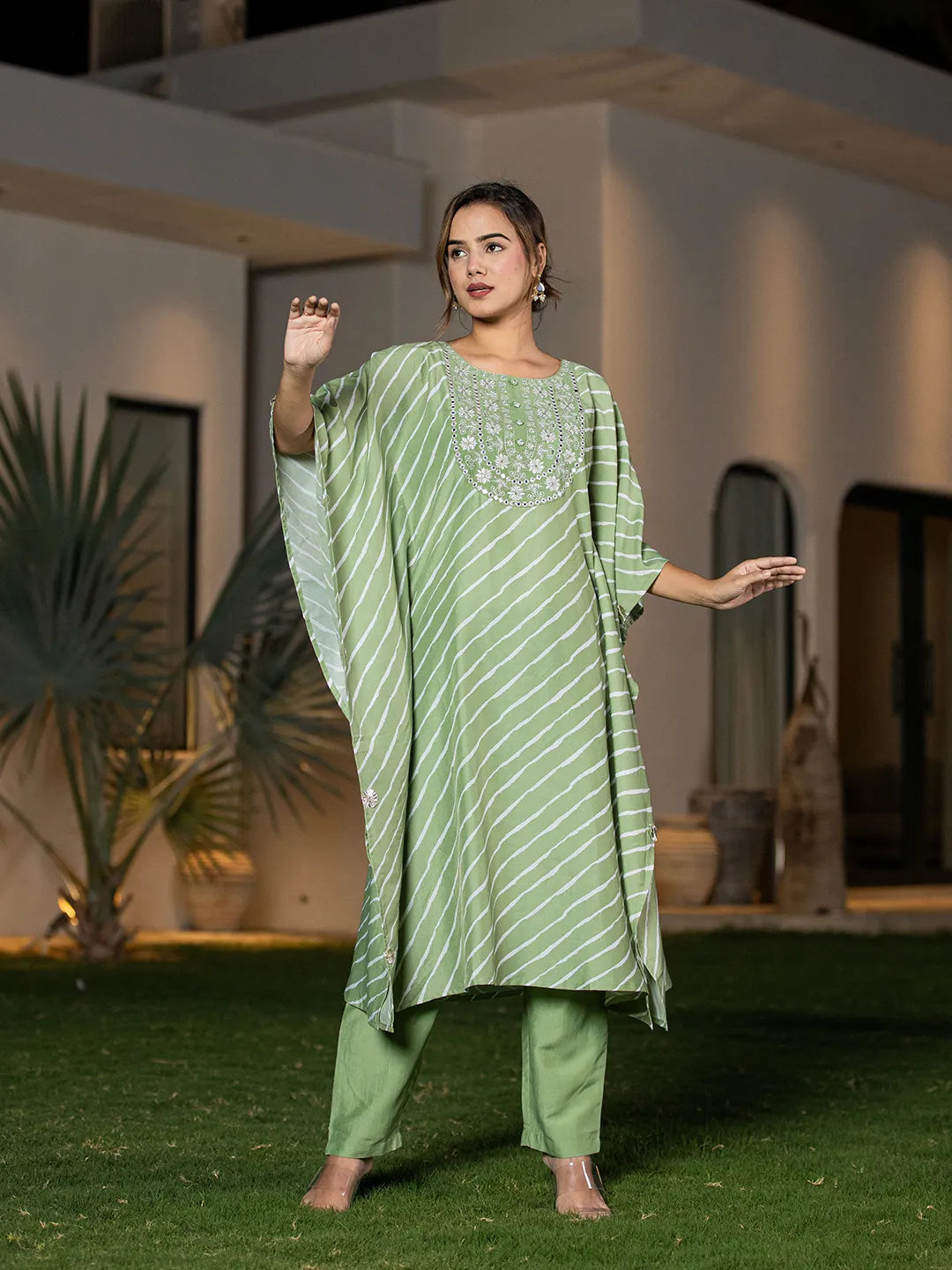 Yufta Green Leheriya Embroidered Kaftan Kurta Set - Distacart
