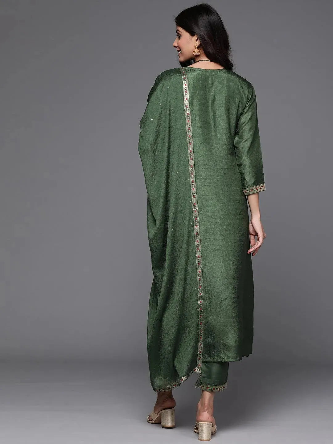 https://cdn.shopify.com/s/files/1/0341/4805/7228/files/green-self-design-silk-straight-kurta-with-dupatta-libas-5.jpg?v=1738919036