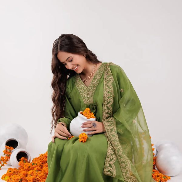 Yufta Green Silk Embroidered Kurta Dupatta Set - Distacart