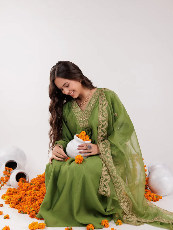 Yufta Green Silk Embroidered Kurta Dupatta Set