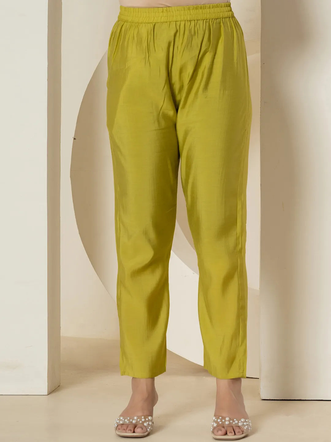 Yufta Green Silk Kurta Dupatta Pant Set