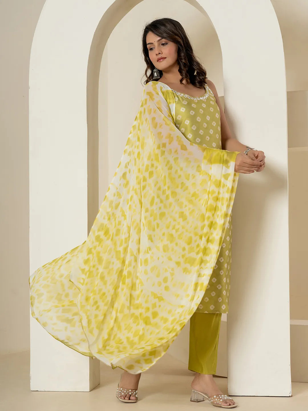 Yufta Green Silk Kurta Dupatta Pant Set
