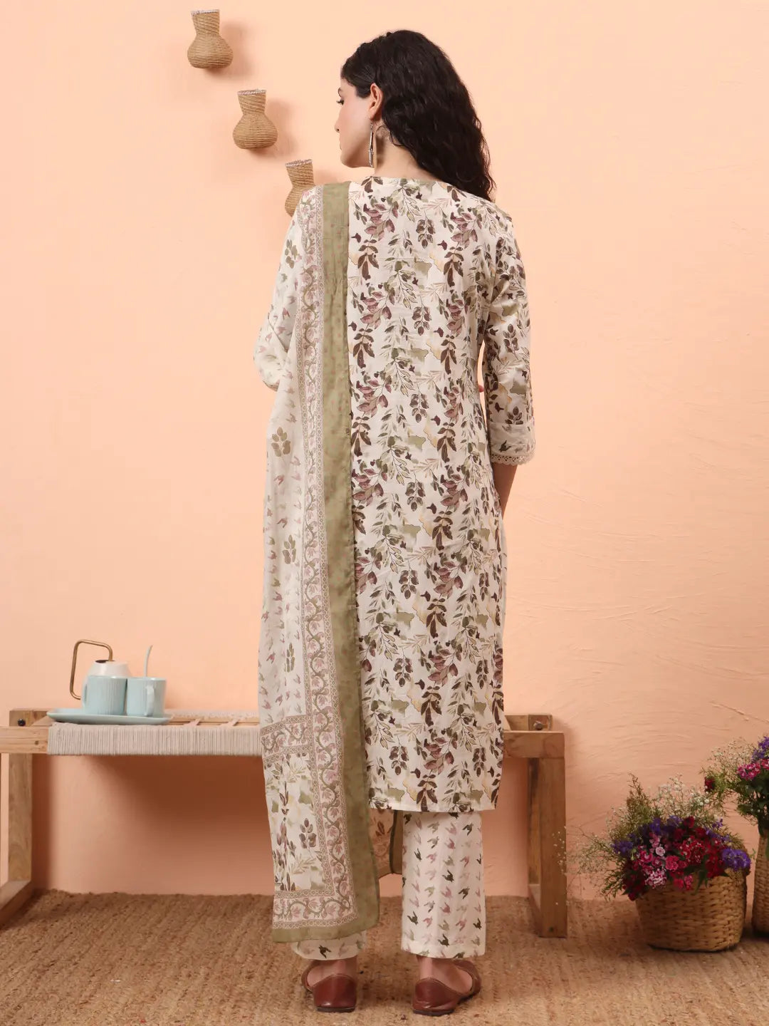 Yufta Green Straight Thared Work Kurta Trouser Dupatta Set