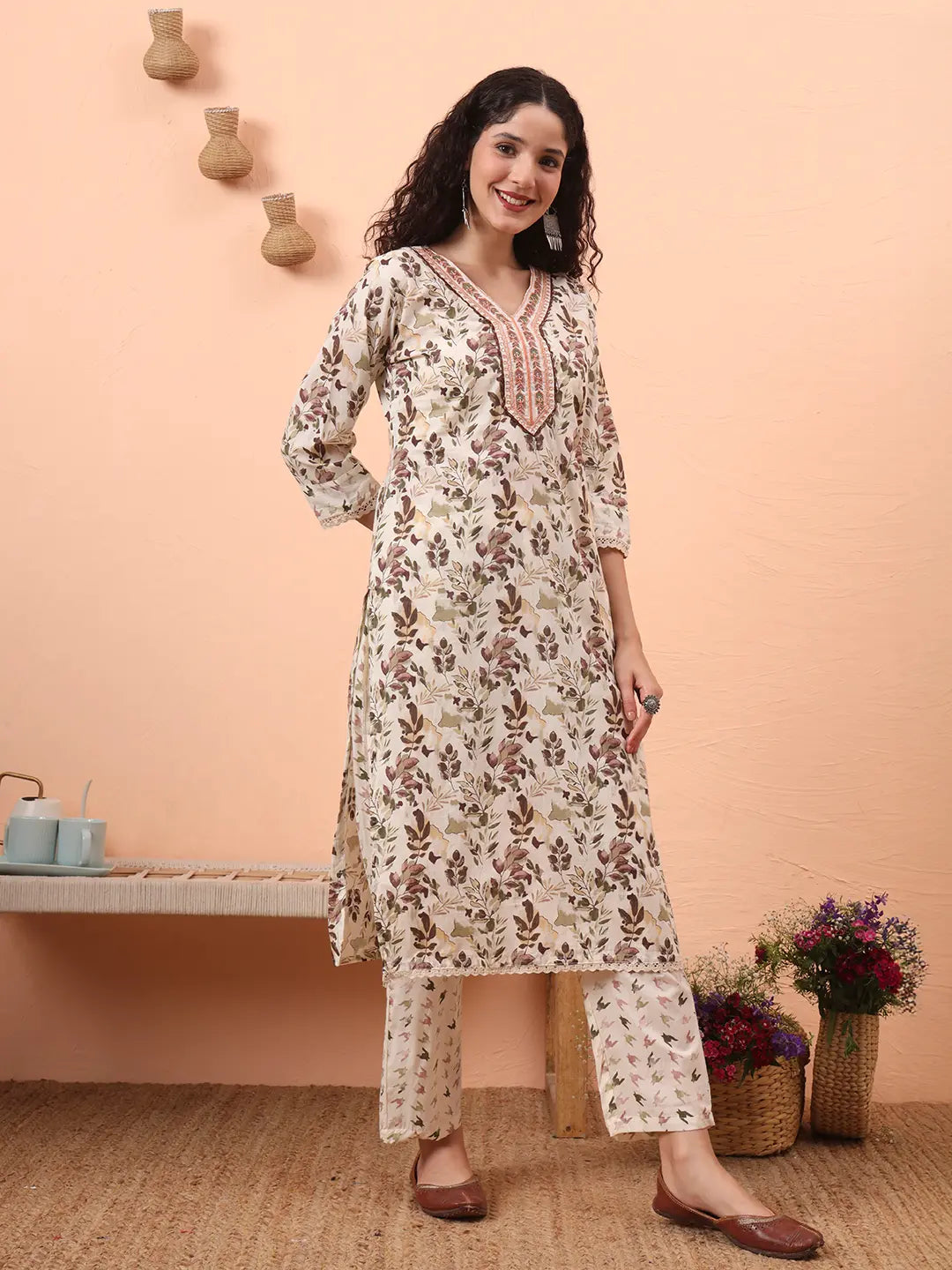 Yufta Green Straight Thared Work Kurta Trouser Dupatta Set