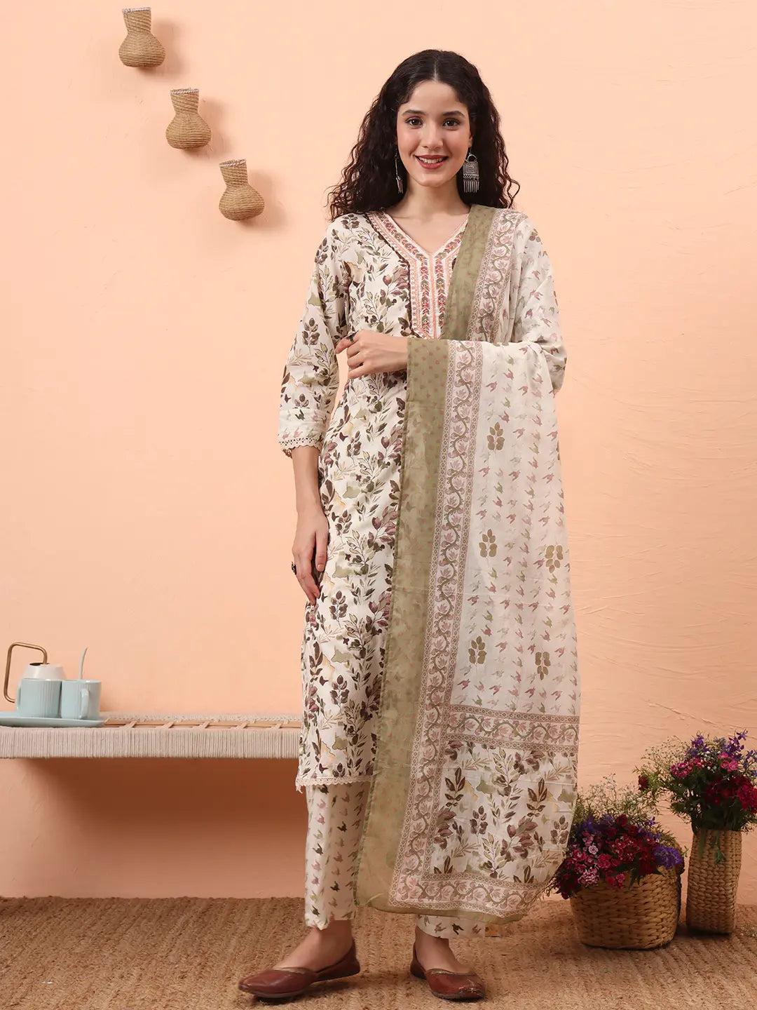 Yufta Green Straight Thared Work Kurta Trouser Dupatta Set