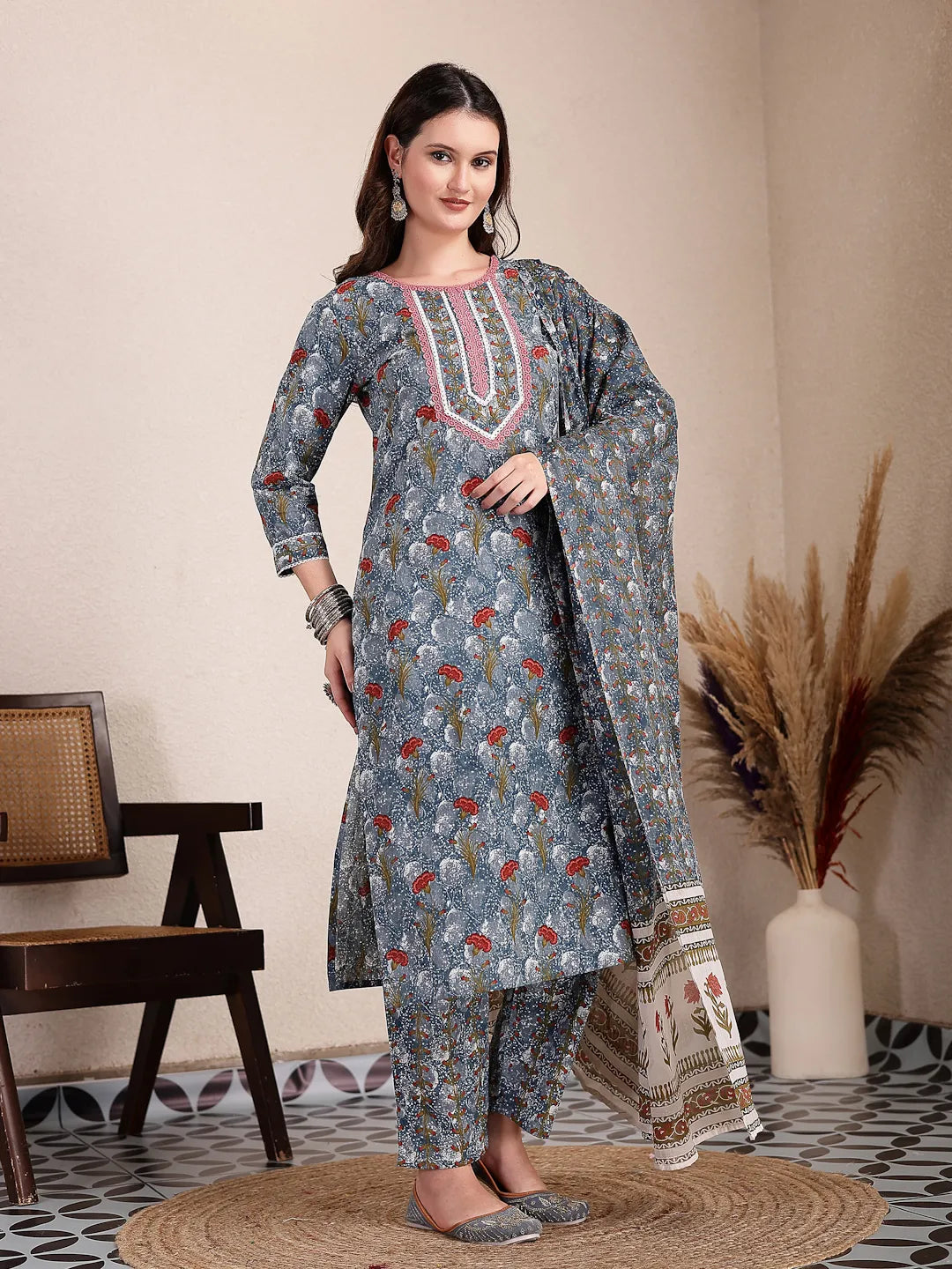 Yufta Grey Cotton Straight Kurta Dupatta Pant Set