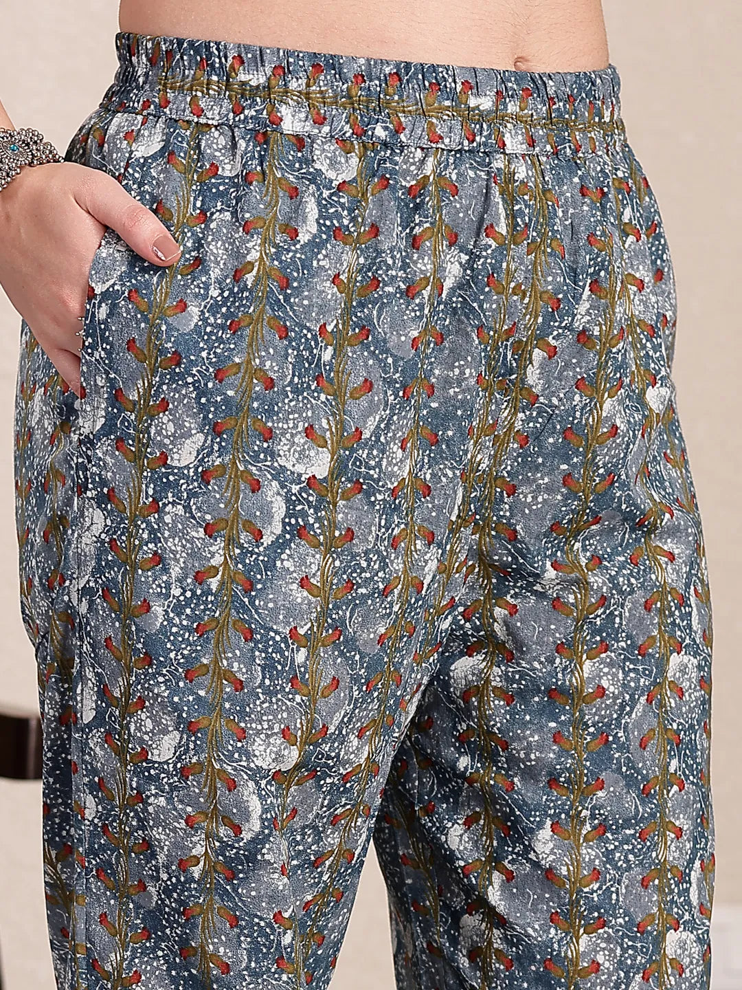 Yufta Grey Cotton Straight Kurta Dupatta Pant Set