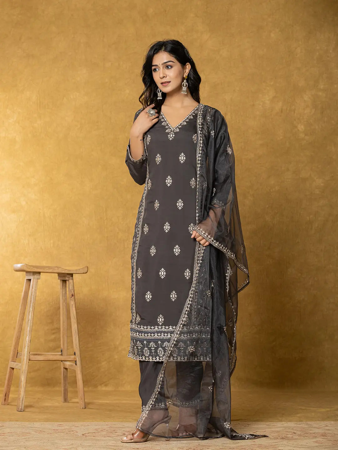 Yufta Grey Silk Kurta Dupatta Pant Set - Distacart