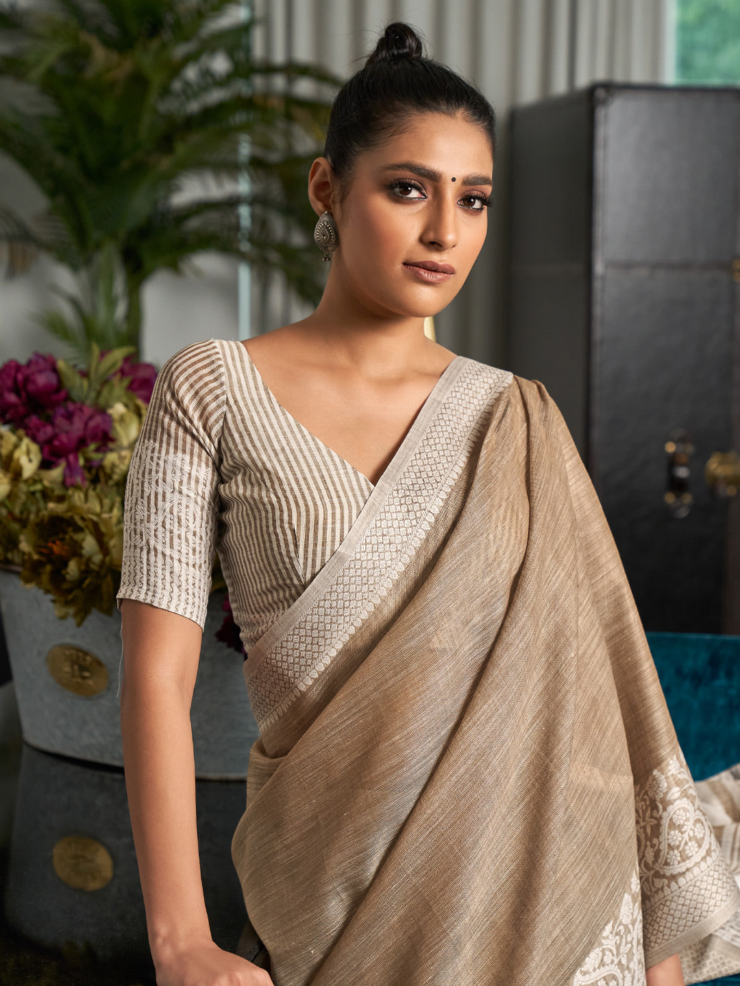 Anaita Grey Linen Zari Work Saree With Blouse - Dista