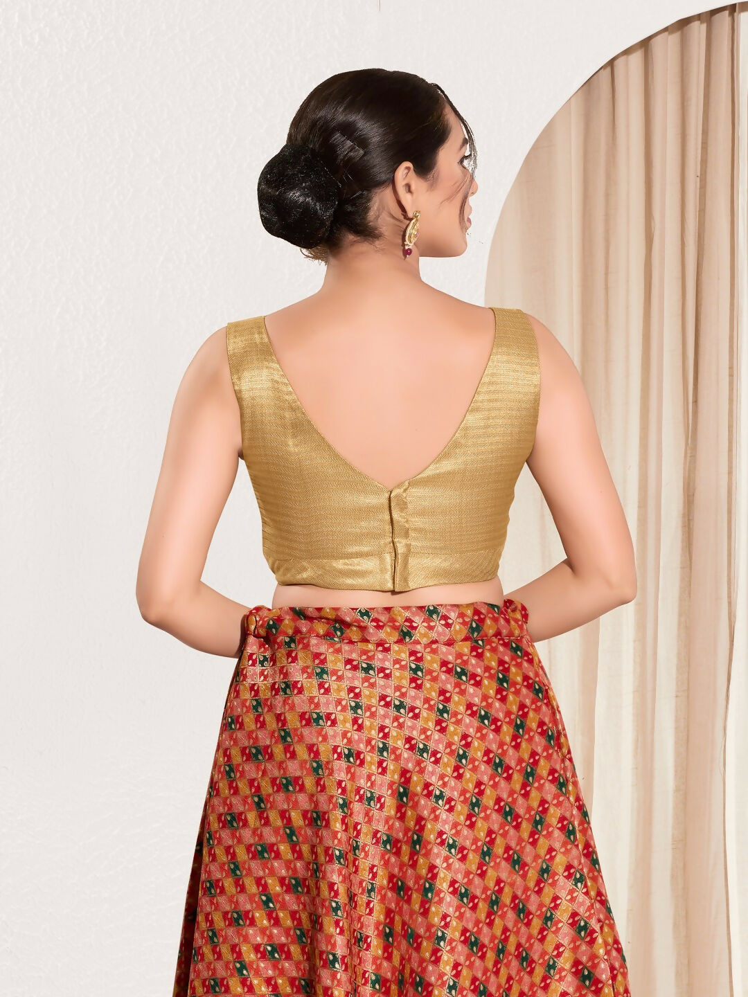 Joban Fashion Gold Mulberry Silk Padded Blouse With Sweetheart Neck Sleeveless - Distacart