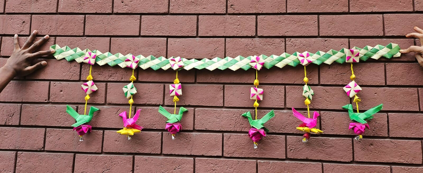 Shuddh Natural Hand Made Palm Leaf Parrot Bandhanwar