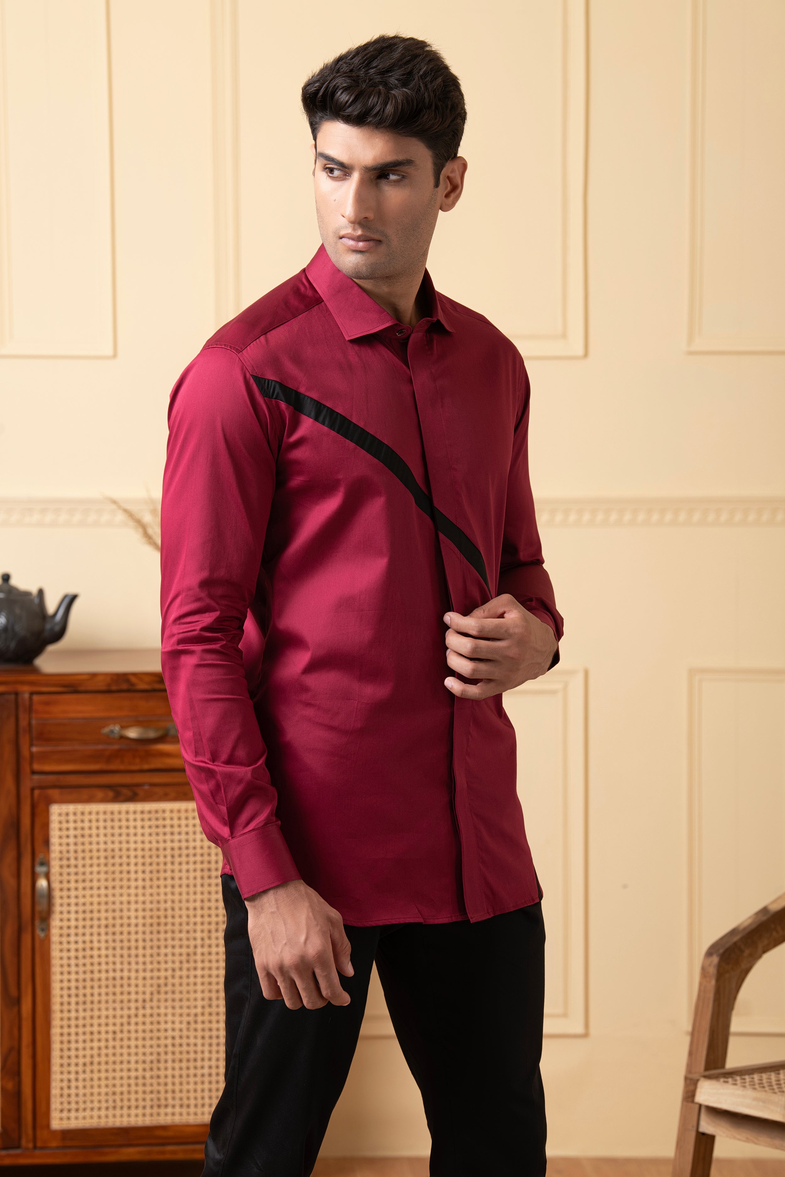 Red Shirt With V-Shaped Black Strip by Hilo Design - Distacart