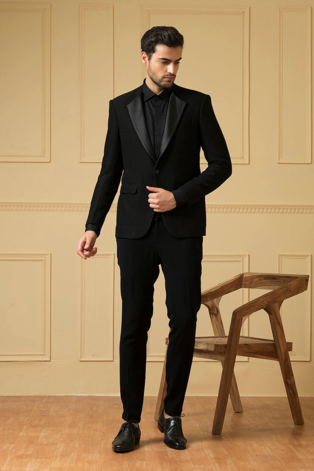 The Sharp Black Blazer by Hilo Design - Distacart
