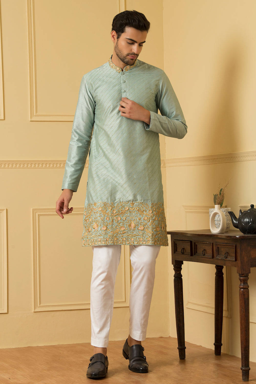 Floral Motif Zari Work Kurta by Hilo Design - Distacart