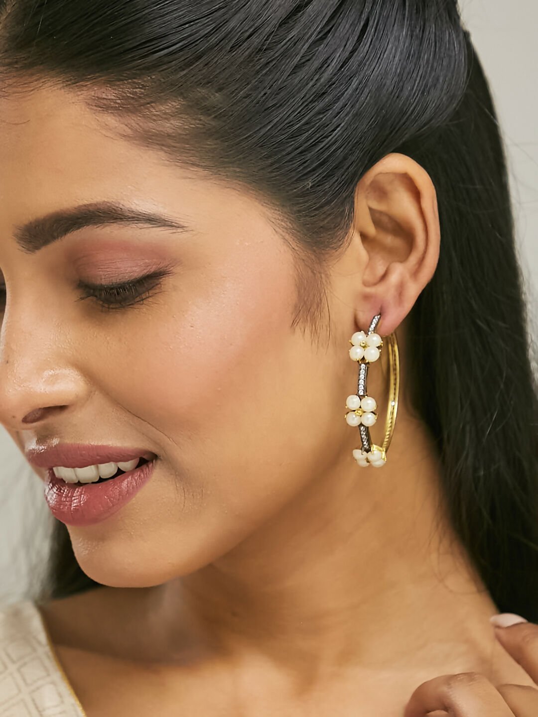 Nuyug 22K Gold-Plated Elegant Pearl Beaded Circular Hoop Earrings