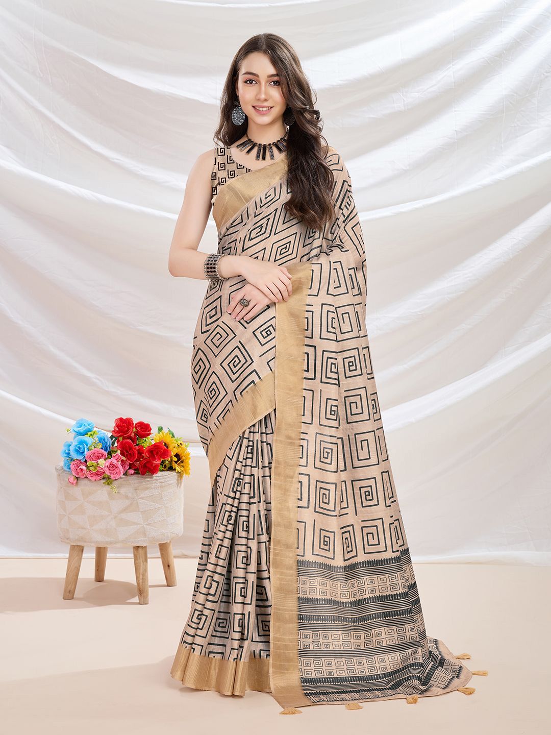 Mitera Silk Blend Saree - Distacart