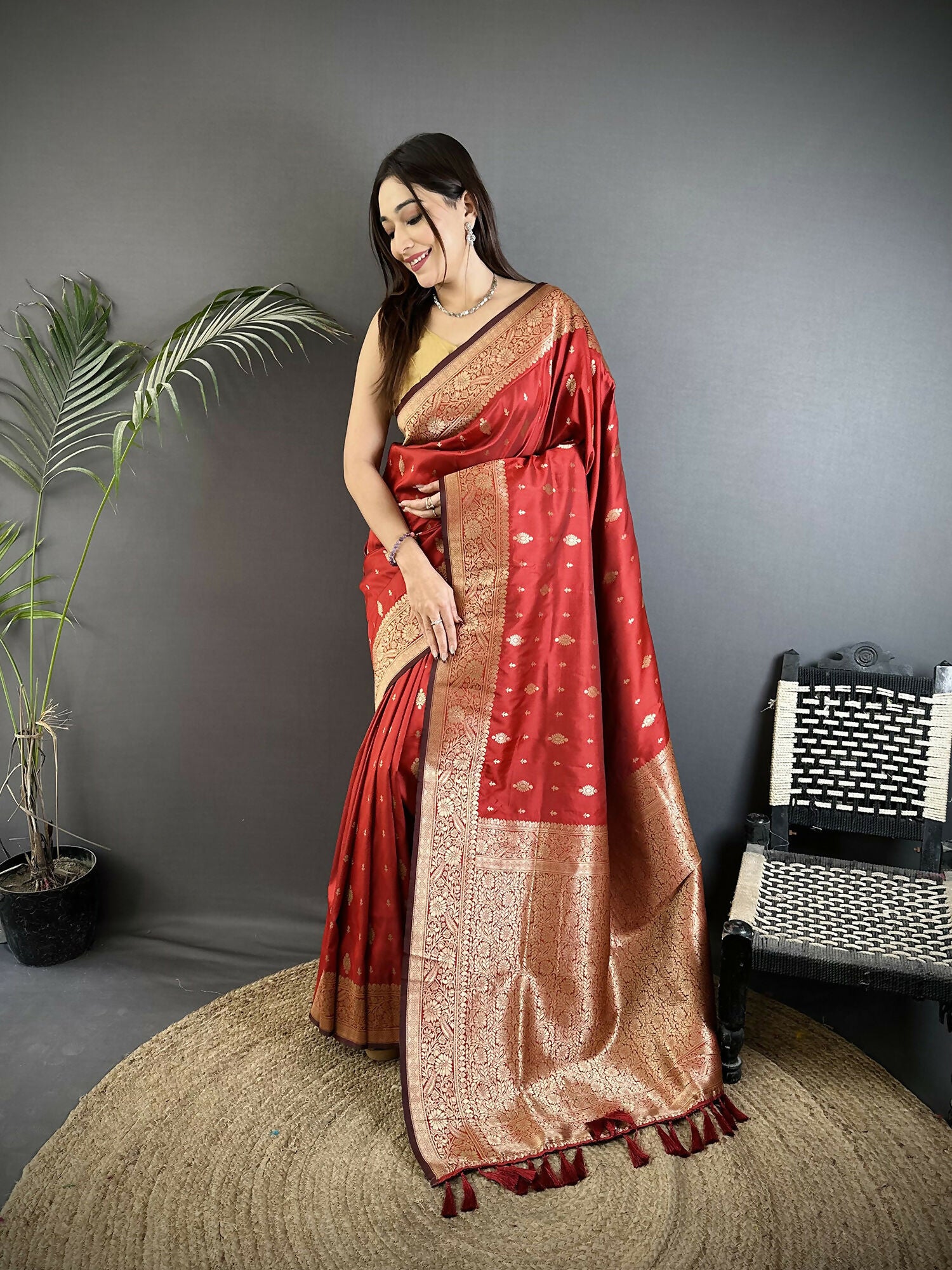 Joban Fashion Red Zari Weaving Motif Lichi Silk Banarasi Silk Saree - Distacart