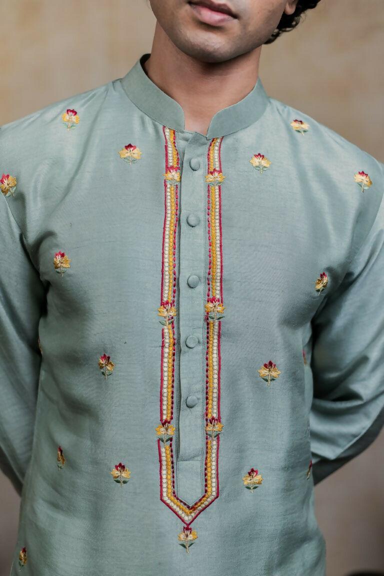 Falling Raw Silk Olive Green Kalika Kurta Set By Hilo Design