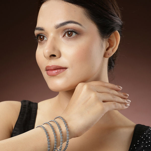 NVR Women's Set of 4 Silver-Toned German Silver Oxidised Bangles - Distacart