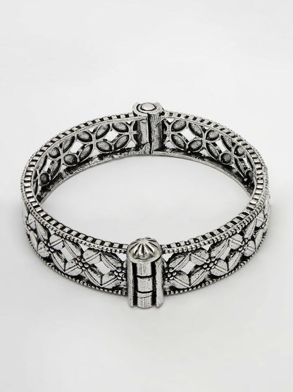 NVR Women's Silver-Toned German Silver Oxidised Kada Bangle - Distacart
