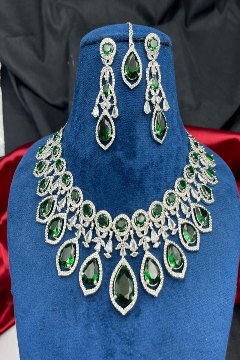Vastrabhushan Emerald Green Kundan Necklace Set with Maang Tika, Earrings - Dista