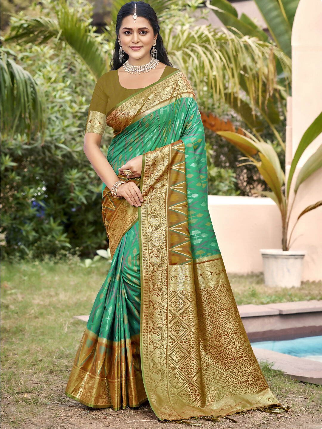 Astita Rama Green Pochampally Silk Saree - Distacart