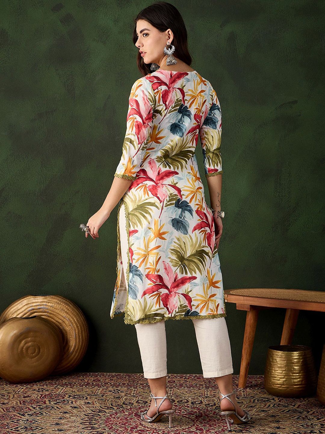 Sangria Floral Printed V-Neck Straight Kurta