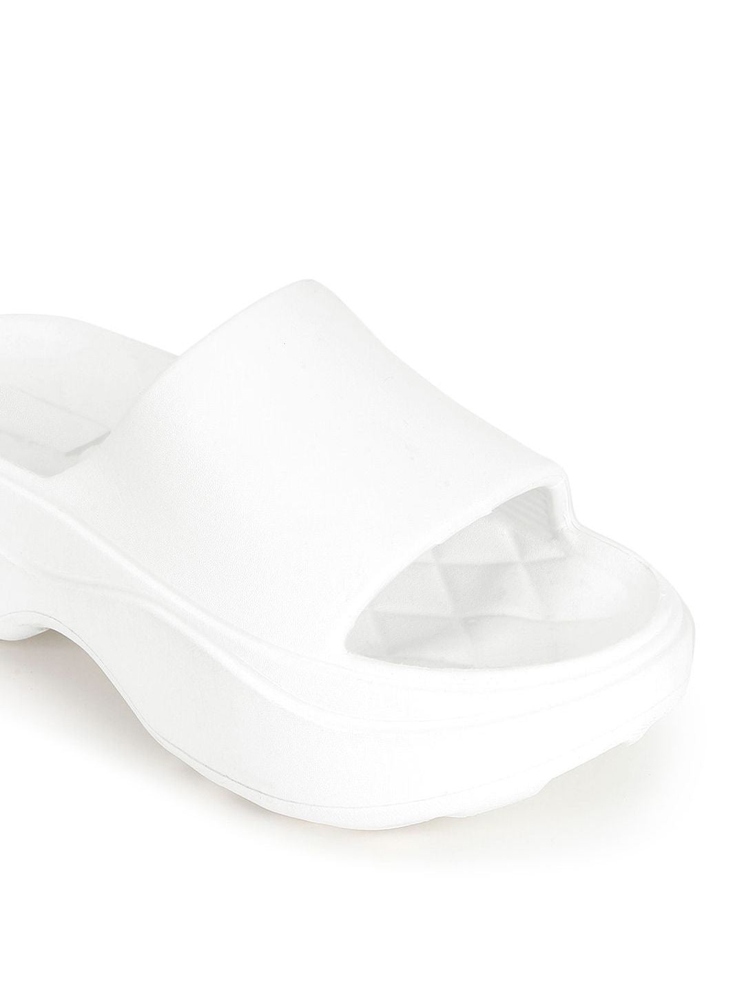 Roadster Women Round Toe Flip Flops