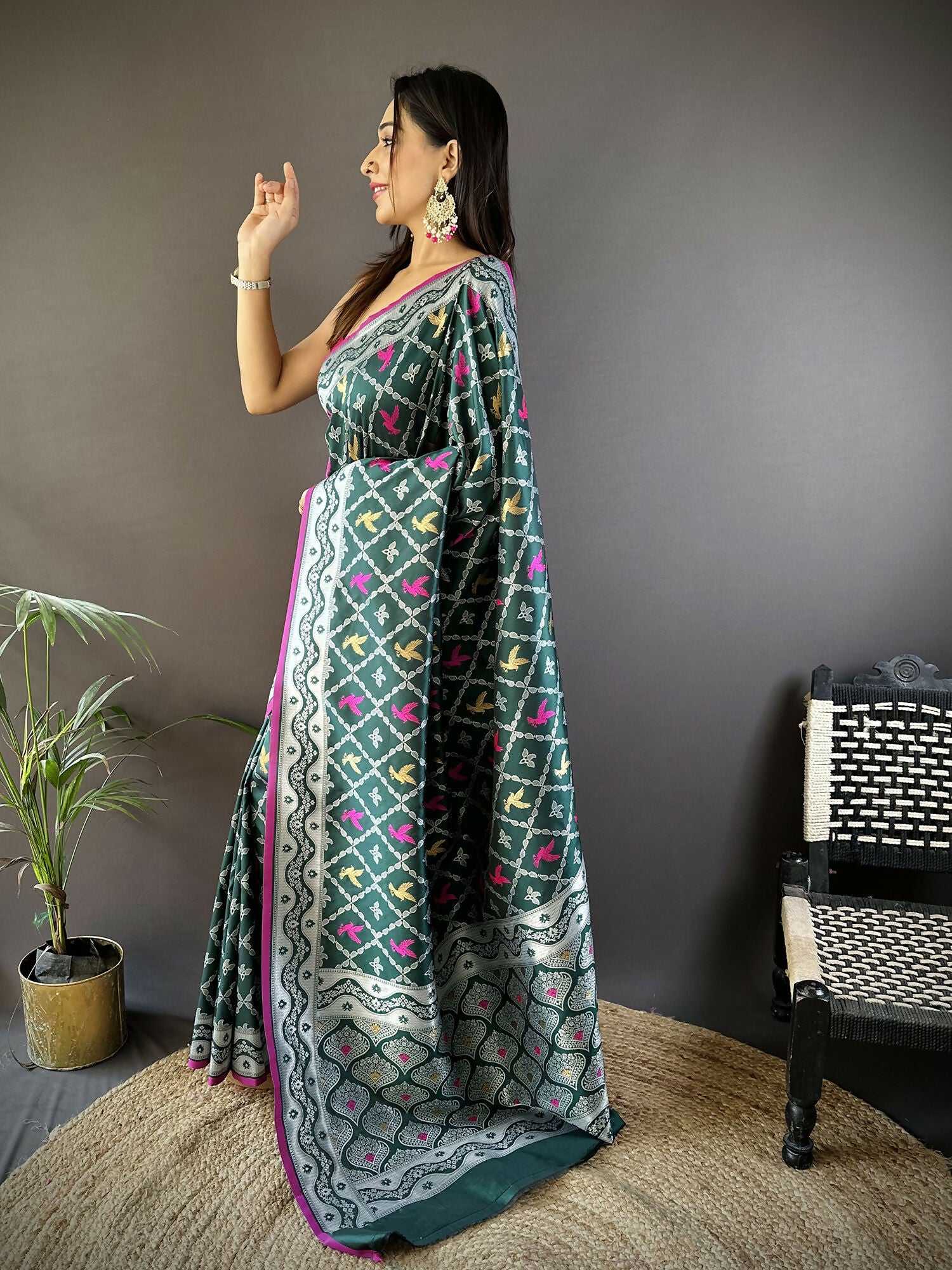Joban Fashion Dark Green Jacquard Woven Pattern Lichi Soft Silk Banarasi Saree - Dista