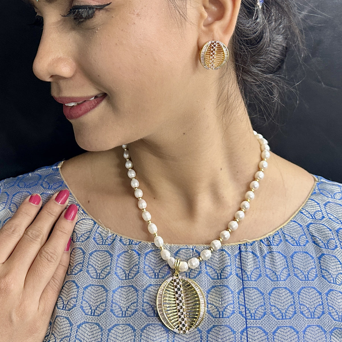 J Pearls Gilded Pearl Necklace Set - Distacart