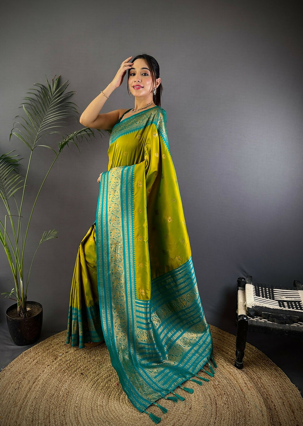 Joban Fashion Banarasi Light Green Woven Soft Silk Saree